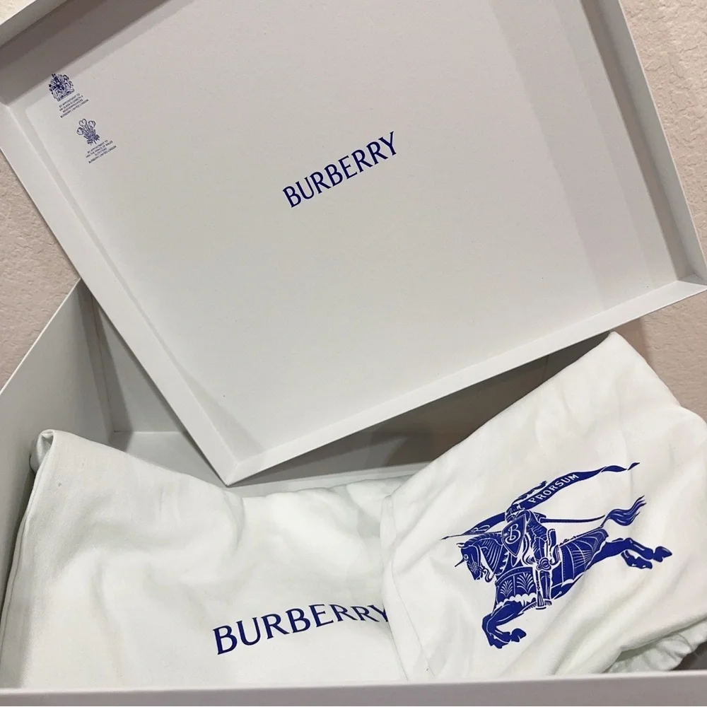 Burberry Shoe Box Gift Box with Two Dust Bags NEW 15.5x14.5x6.5